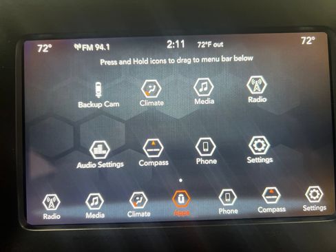 Used 2019 Jeep Cherokee Latitude Plus w/ Comfort/Convenience Group FWD image 21