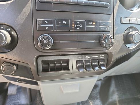 Used 2016 Ford F250 XL w/ Power Equipment Group image 27