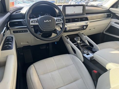 Certified 2022 Kia Telluride EX w/ Towing Package image 16
