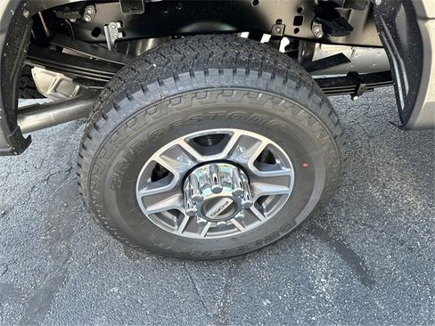 New 2025 Ford F350 XLT w/ FX4 Off-Road Package image 13