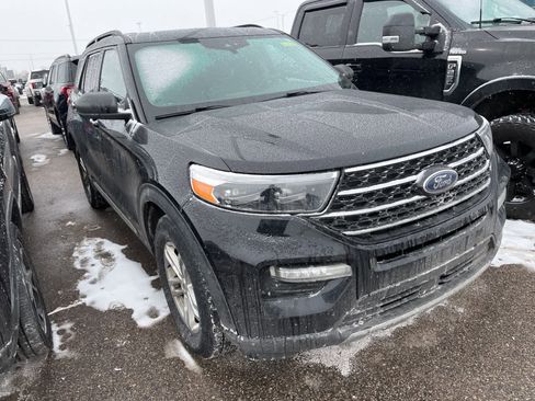 Used 2021 Ford Explorer XLT w/ Equipment Group 202A image 18