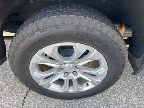 Used 2025 Chevrolet Silverado 1500 LTZ w/ LTZ Premium Package image 6