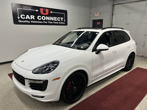 Used 2016 Porsche Cayenne GTS image 2