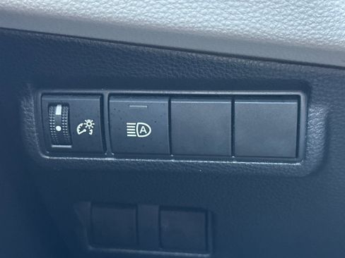 Used 2022 Toyota Corolla Cross LE image 35