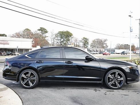 Used 2024 Honda Accord Sport image 12
