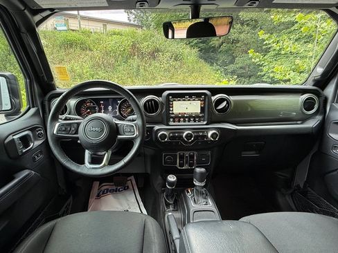 Used 2019 Jeep Wrangler Unlimited Sahara AWD/4WD image 10