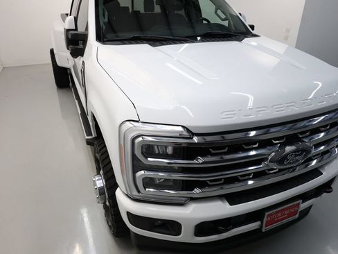 Used 2023 Ford F350 Lariat w/ FX4 Off-Road Package AWD/4WD image 62