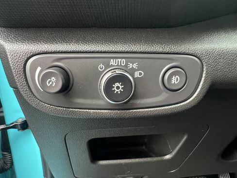 Used 2021 Chevrolet TrailBlazer RS w/ Sun and Liftgate Package image 11