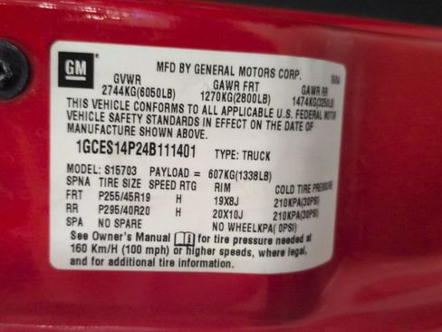 Used 2004 Chevrolet SSR w/ Preferred Equipment Group RWD image 33