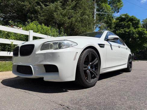 Used 2013 BMW M5 RWD image 10