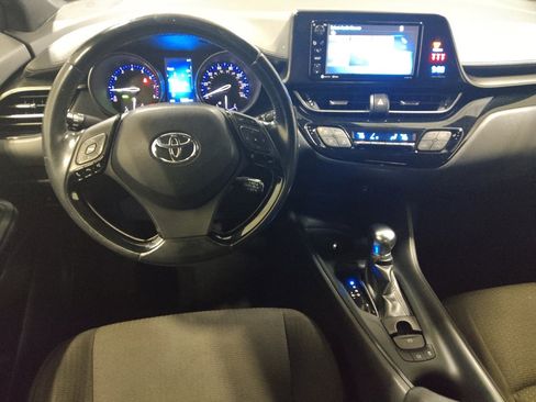 Used 2018 Toyota C-HR XLE image 22