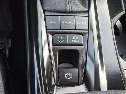 Used 2025 Toyota Camry SE image 27