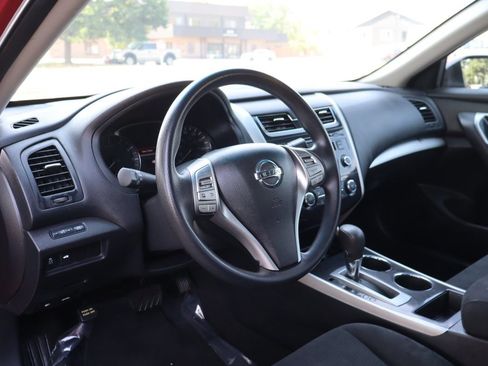 Used 2014 Nissan Altima 2.5 S FWD image 15