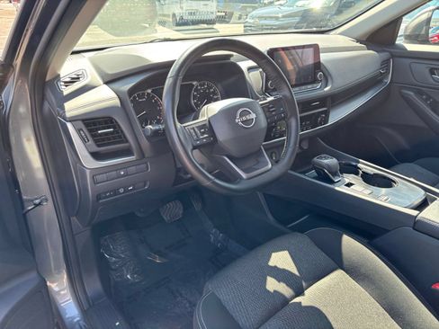 Used 2025 Nissan Rogue SV FWD image 36