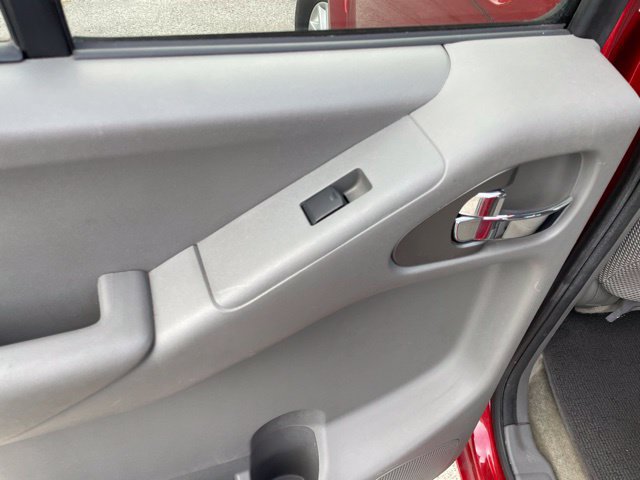 Used 2015 Nissan Frontier SV w/ SV Value Truck Package RWD image 46