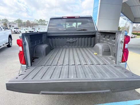 Used 2025 Chevrolet Silverado 1500 RST AWD/4WD image 8
