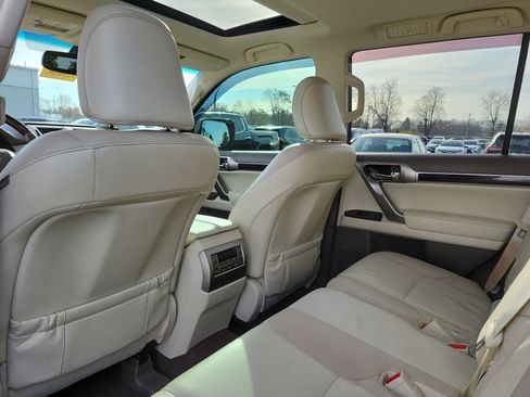 Used 2015 Lexus GX 460 image 14