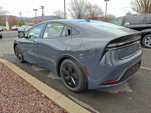 New 2026 Toyota Prius Plug-In Hybrid image 3
