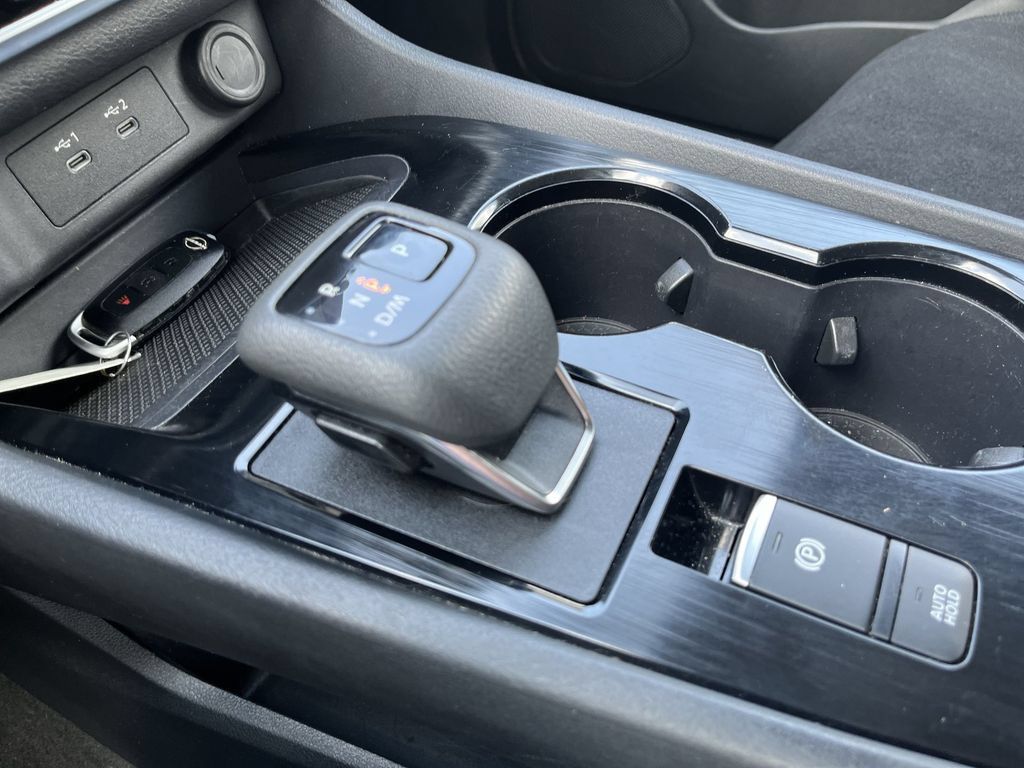 Used 2024 Nissan Rogue S AWD/4WD image 19