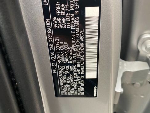 Used 2018 Volvo XC60 T5 Momentum w/ Vision Package image 63