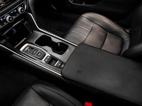 Used 2019 Honda Accord Touring image 23