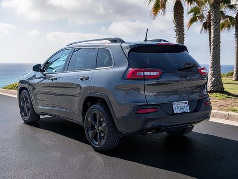Used 2016 Jeep Cherokee High Altitude w/ Luxury Group FWD image 7