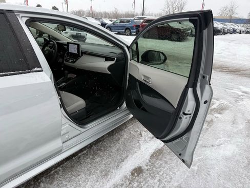 Used 2020 Toyota Corolla LE image 23