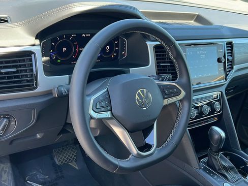 Certified 2023 Volkswagen Atlas SE w/ Panoramic Sunroof Package FWD image 10