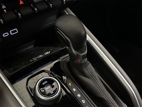 Used 2025 Chevrolet Colorado ZR2 w/ Technology Package image 17