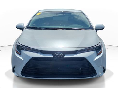 Used 2025 Toyota Corolla LE FWD image 2