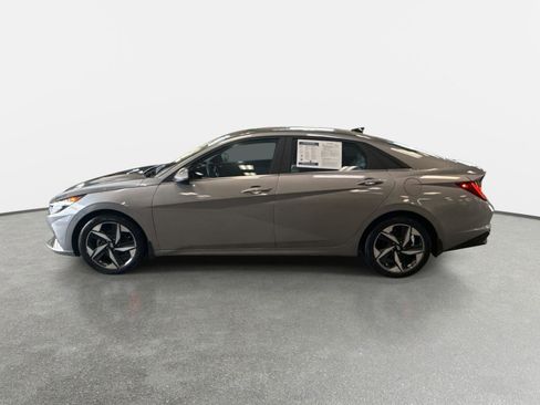 Used 2023 Hyundai Elantra Limited image 8