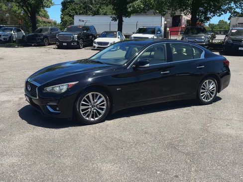 Used 2019 INFINITI Q50 Luxe w/ Essential Package (3.0T Luxe) AWD/4WD image 4