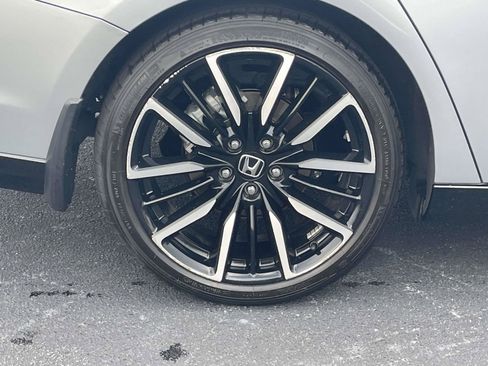 Used 2023 Honda Accord Touring image 9