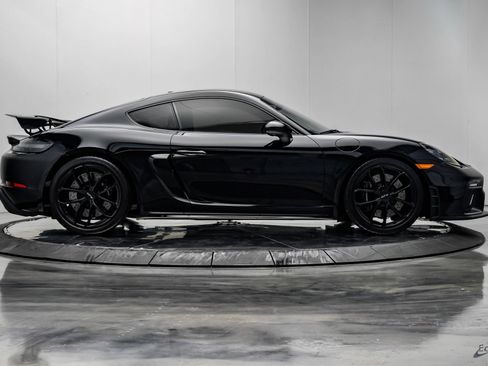 Used 2021 Porsche 718 Cayman GT4 RWD image 22