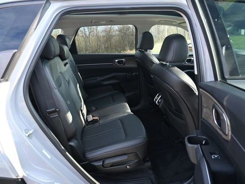 Used 2022 Kia Sorento S w/ Panoramic Sunroof Package image 21