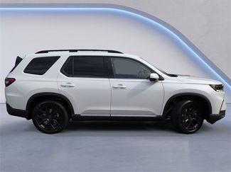 New 2025 Honda Pilot Touring video 3