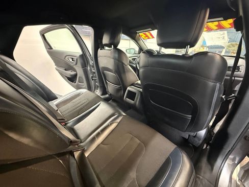 Used 2015 Chrysler 200 S FWD image 12
