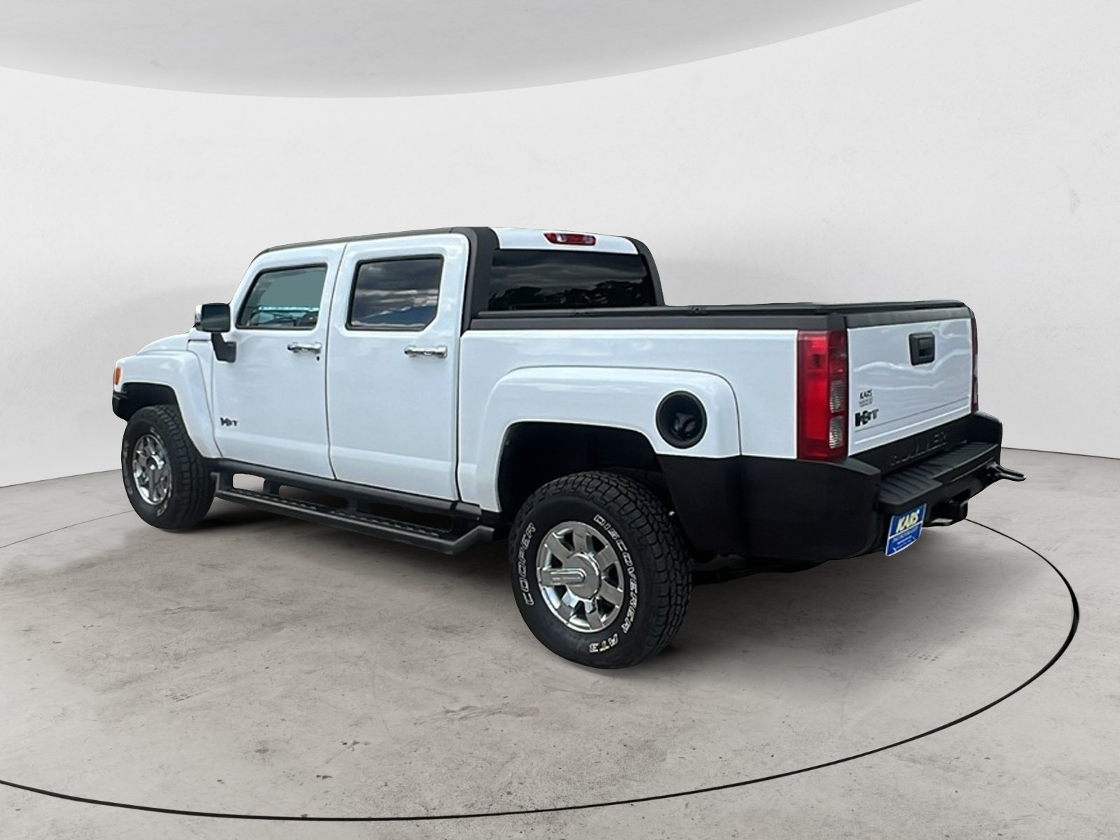 Used 2010 HUMMER H3T Luxury w/ Appearance Package AWD/4WD image 4
