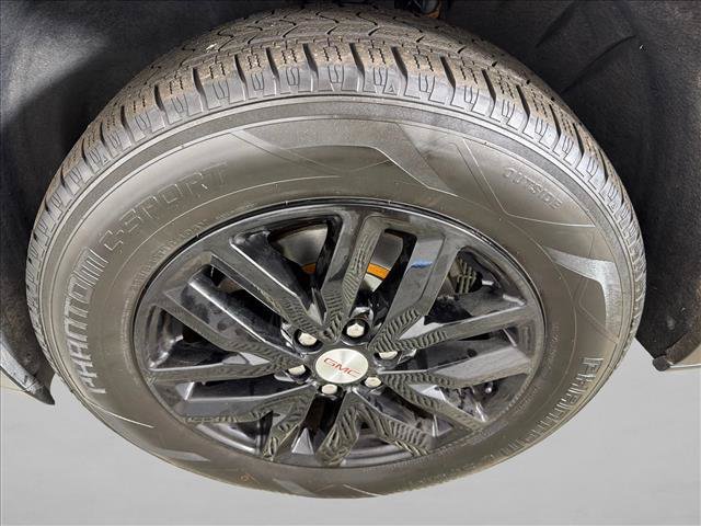Used 2019 GMC Acadia SLT w/ LPO, Floor Liner Package FWD image 13