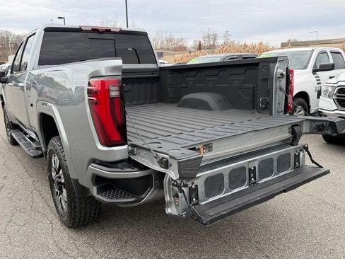 Used 2024 GMC Sierra 2500 Denali w/ Denali Reserve Package image 10