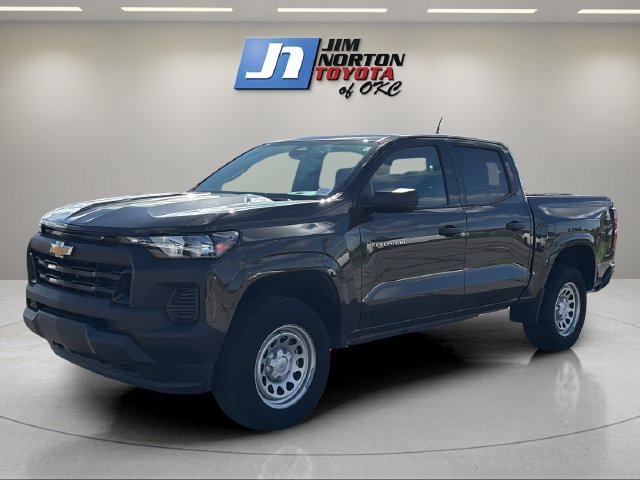 Used 2024 Chevrolet Colorado W/T w/ WT Convenience Package II AWD/4WD image 1