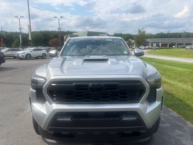 New 2026 Toyota Tacoma TRD Sport w/ TRD Sport Upgrade Package AWD/4WD image 9