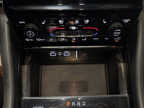 Used 2023 Jeep Grand Cherokee L Limited w/ Luxury Tech Group II image 17