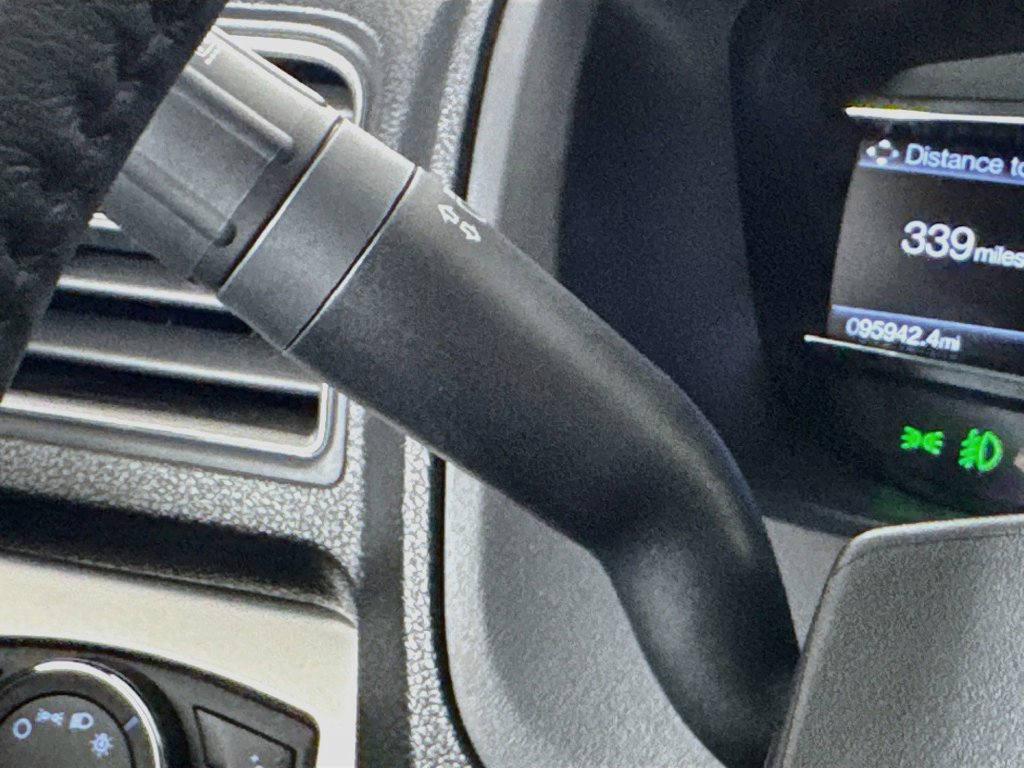 Used 2019 Ford Explorer XLT w/ Equipment Group 201A FWD image 12