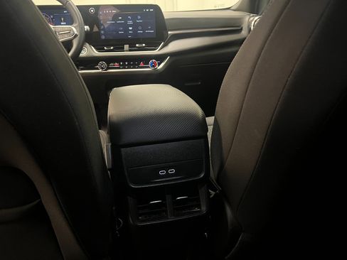 Used 2025 Chevrolet Equinox LT image 57