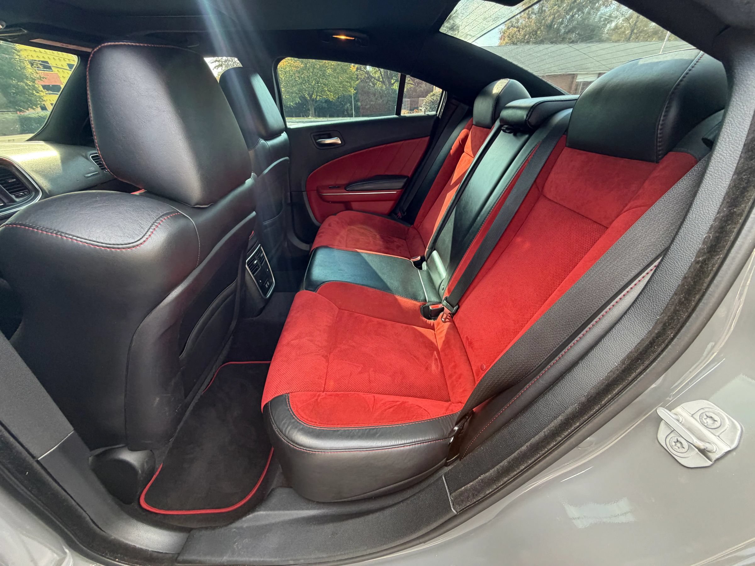 Used 2018 Dodge Charger R/T Scat Pack w/ Dynamics Package RWD image 18