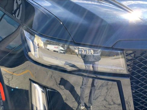 Used 2024 Cadillac Escalade Sport w/ LPO, ONYX Package image 27