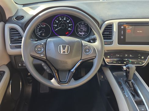Used 2016 Honda HR-V EX image 11