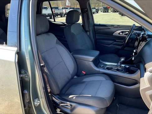 Used 2022 Chevrolet Traverse LT image 7