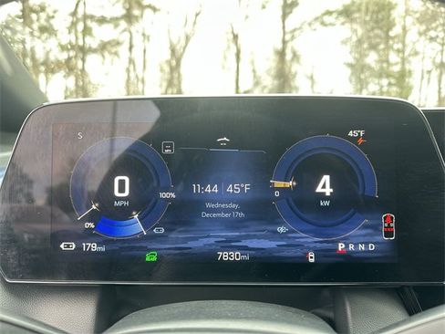 Used 2025 Chevrolet Equinox EV LT w/ Convenience Package image 15